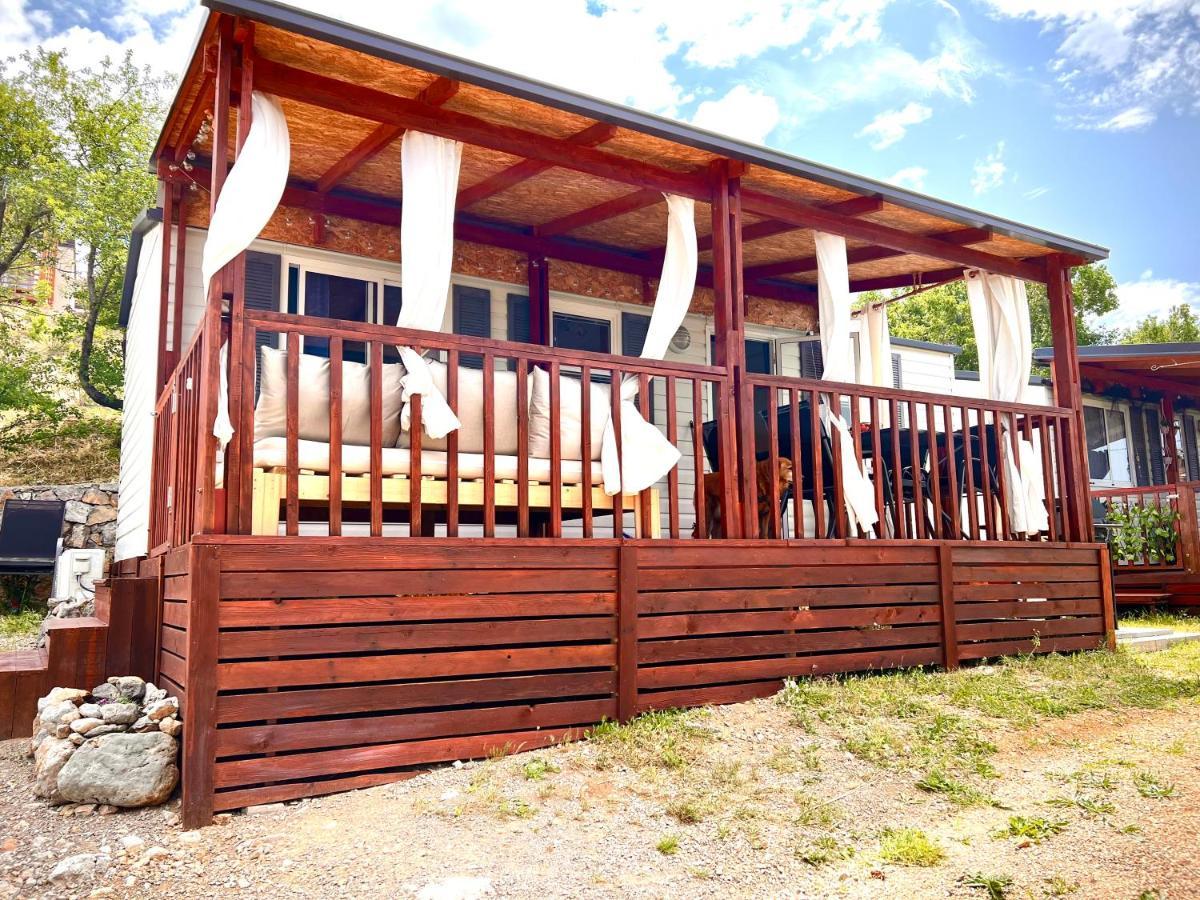 Mobile Home Nebo Luxus เคลโนวีซา ภายนอก รูปภาพ