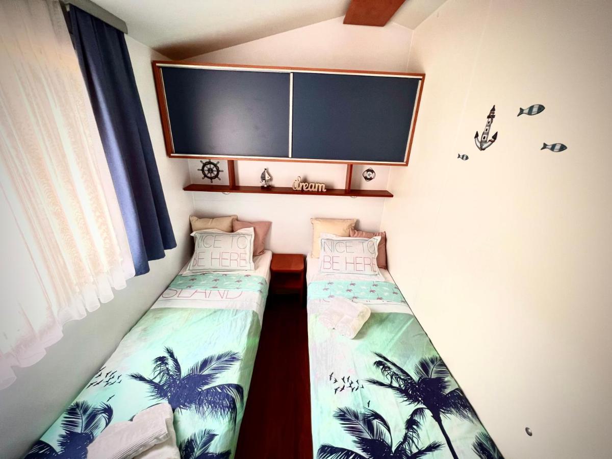 Mobile Home Nebo Luxus เคลโนวีซา ภายนอก รูปภาพ